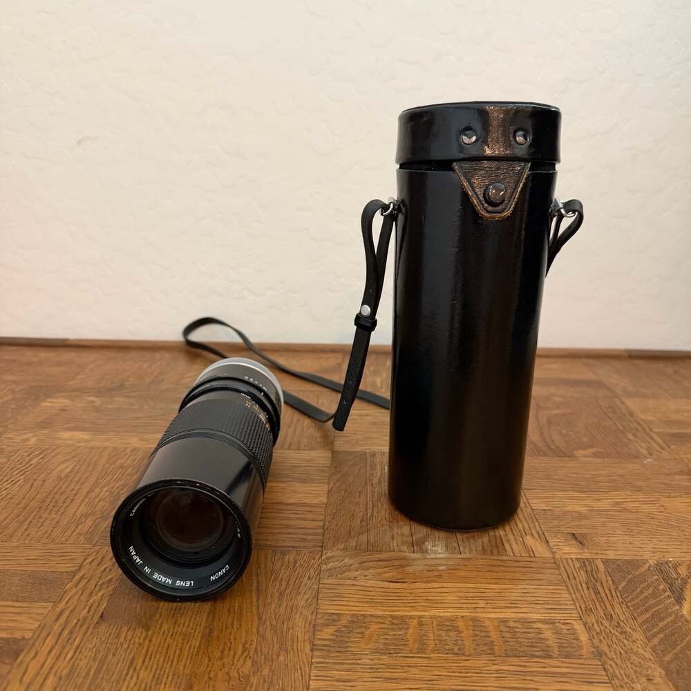 Canon Zoom Lens FD 100-200mm f/1:5.6 S.C. with Leather Case Japan Vintage